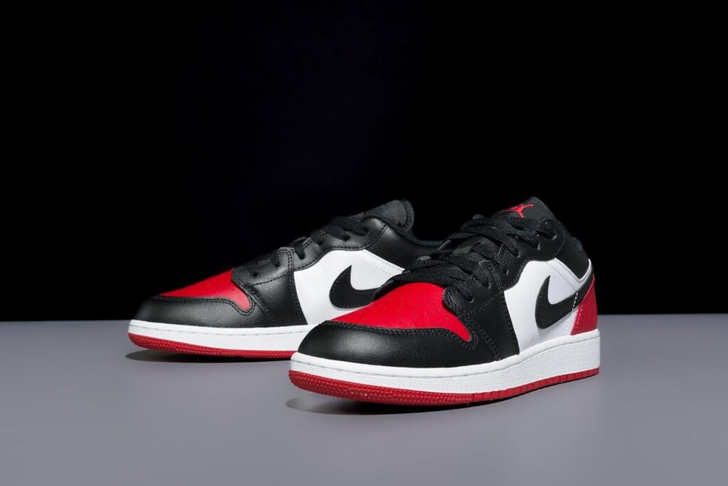 Jordan Big Kids Air 1 Low White/Black-Varsity Red-White (553560 161) - 5